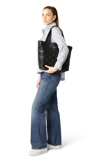 Stór fléttuð taska