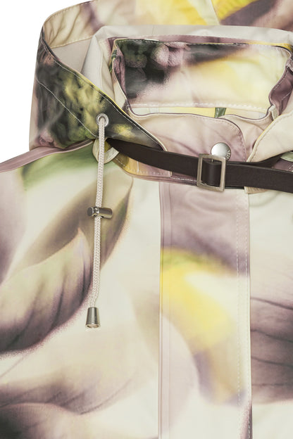 Munstruð hnésíð regnkápa með leðuról